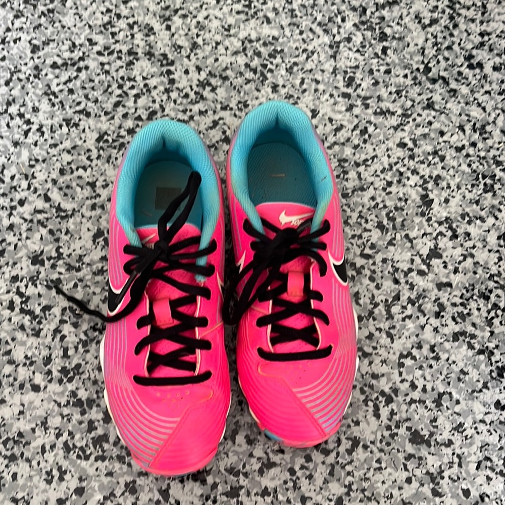 Girls NIKE Softball Cleats - Size 2.5